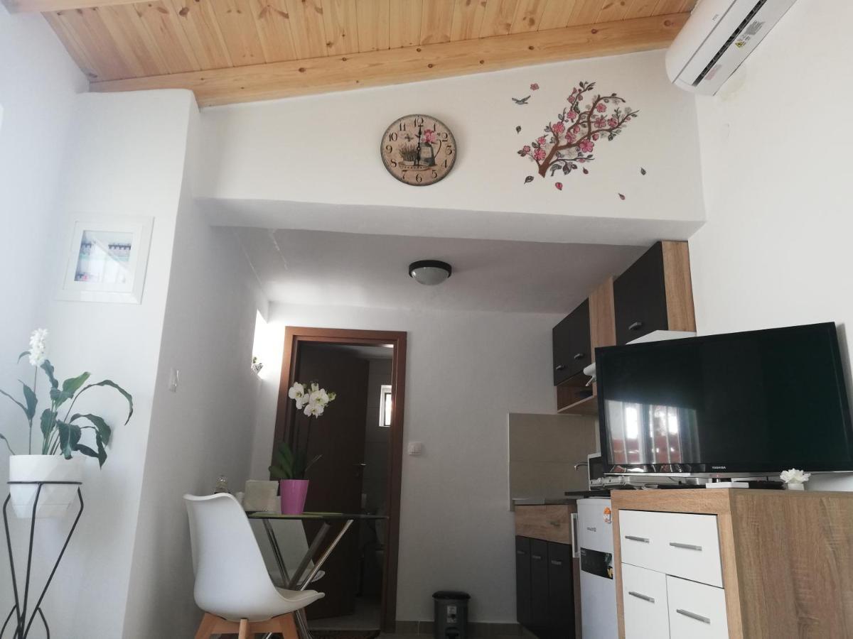 Small Studio With Yard La Canea Exterior foto