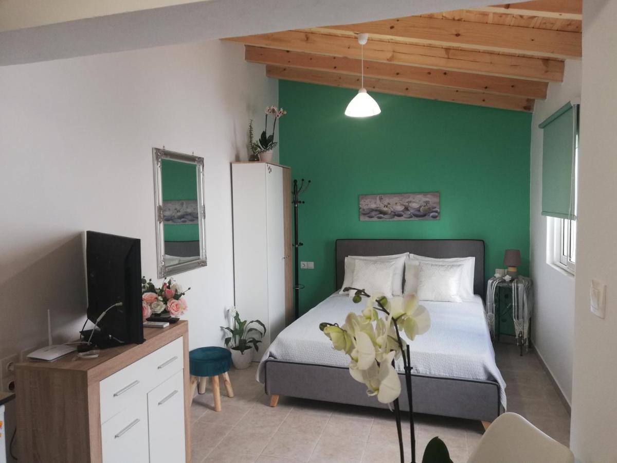 Small Studio With Yard La Canea Exterior foto