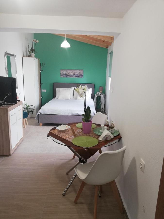 Small Studio With Yard La Canea Exterior foto